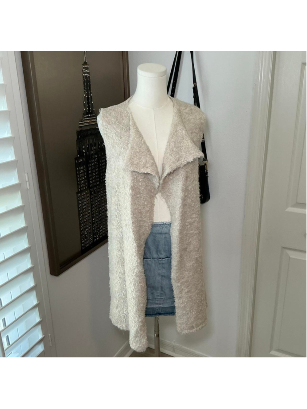 LOFT Size Small Cream Boucle Knit Long Open Front Sweater Vest
